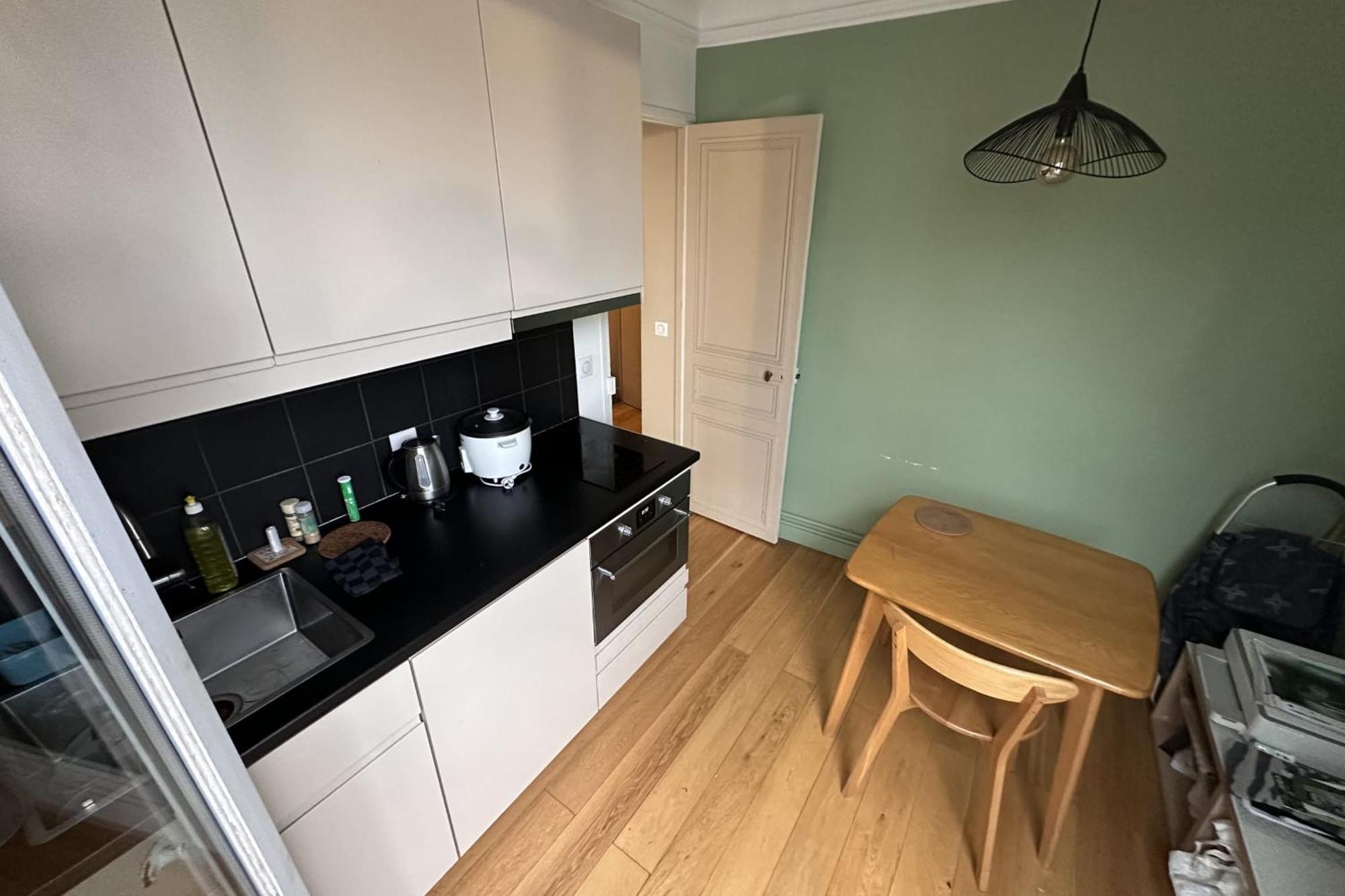 Beautiful T2 With Balcony - Near Parc Clichy *